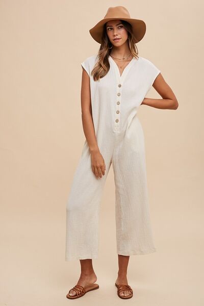 Annie Luxe Wide-Leg Jumpsuit – Stijlvolle Knoopdetails & Zakken