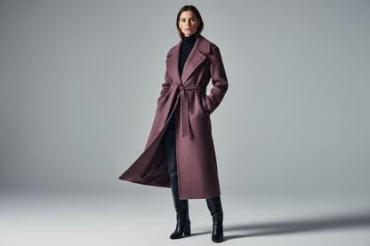 Realistische foto - paarse coat op model