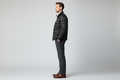 Zwarte puffer jacket zijkant